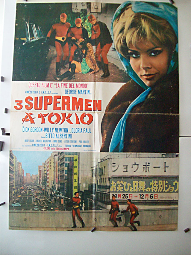 3 SUPERMEN A TOKIO
