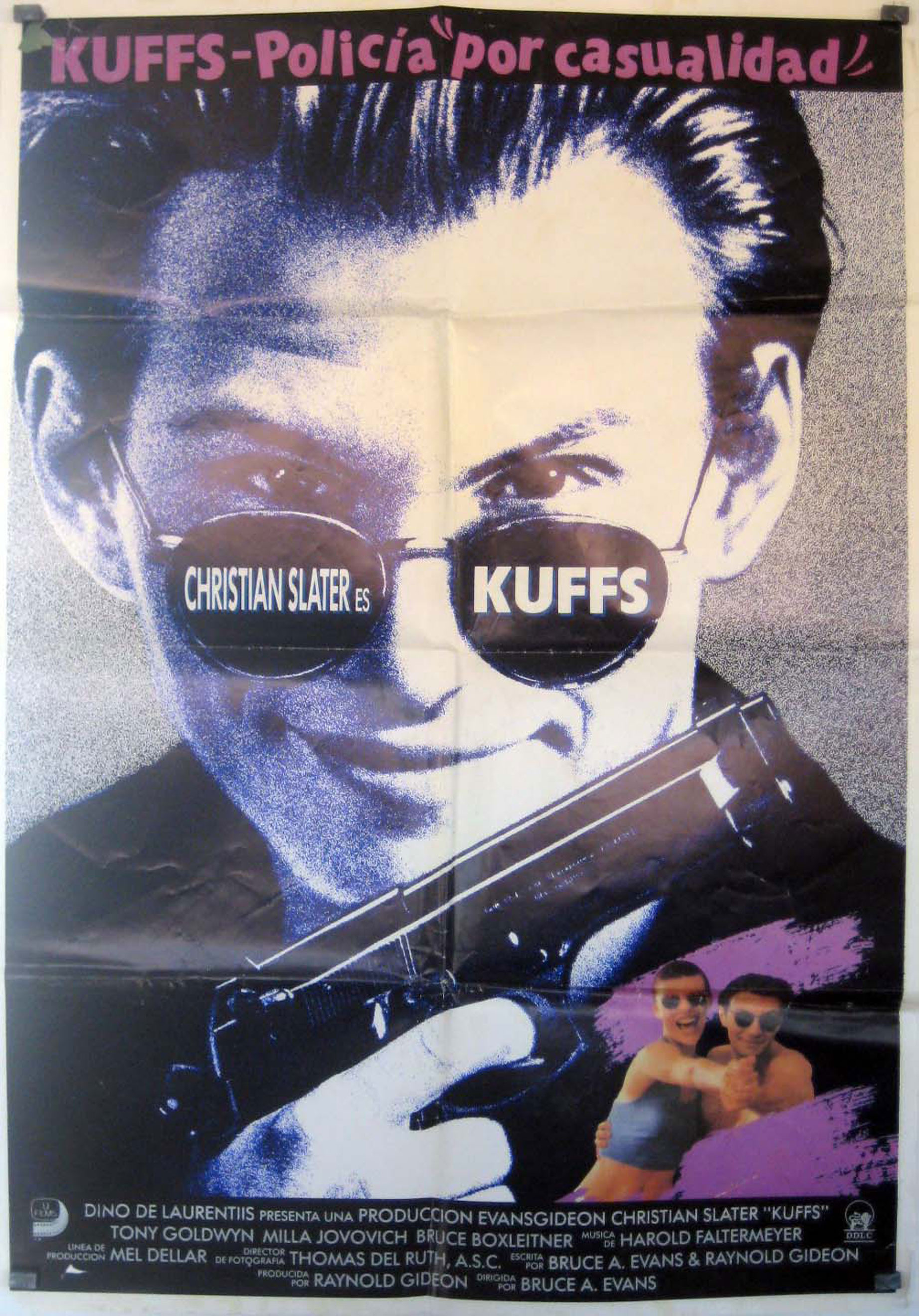 KUFFS POLICIA POR CASUALIDAD