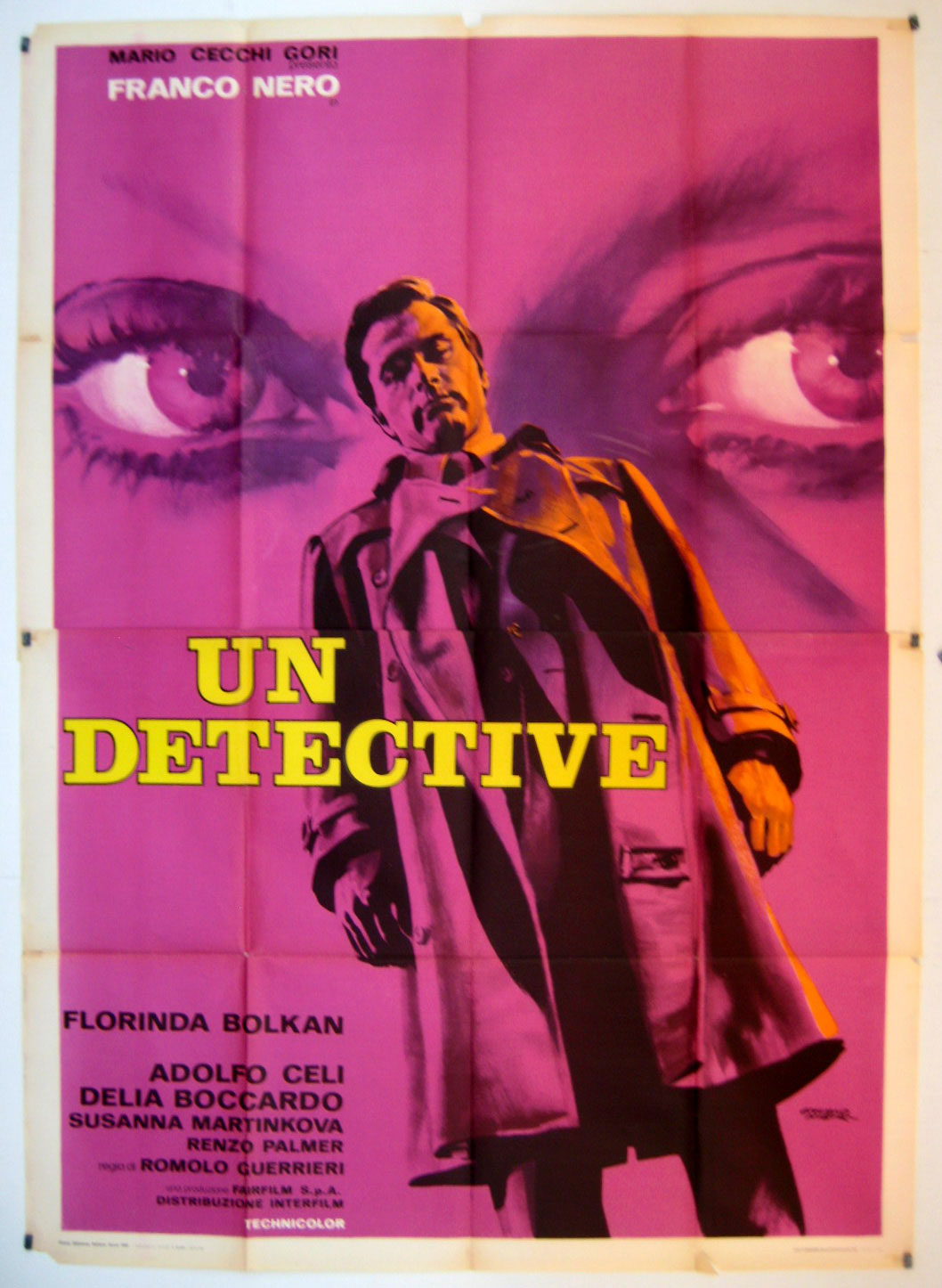 UN DETECTIVE