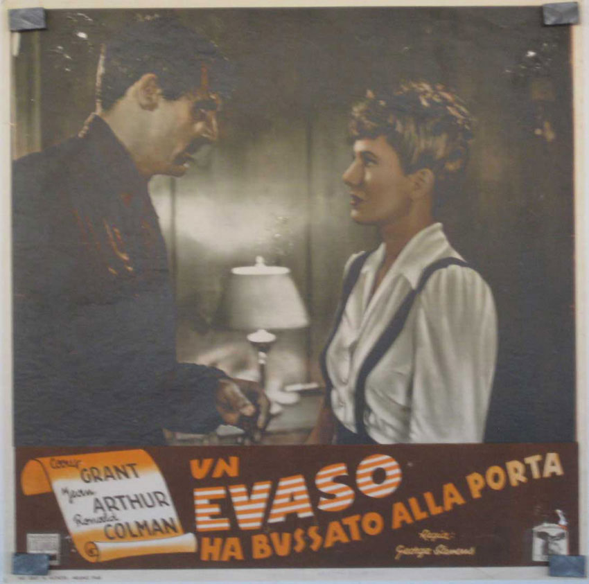 UN EVASO HA BUSSATO ALLA PORTA