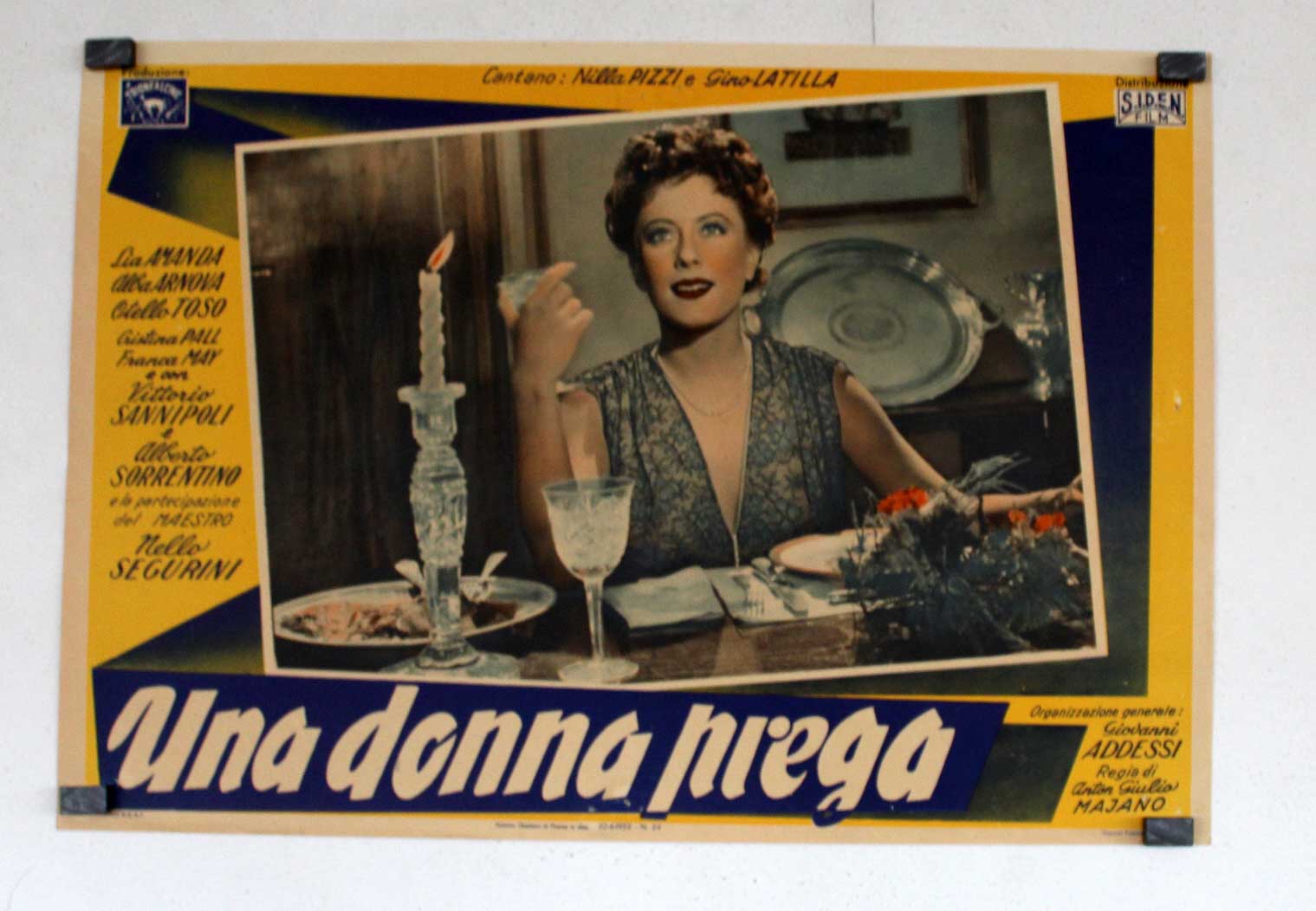 UNA DONNA PREGA