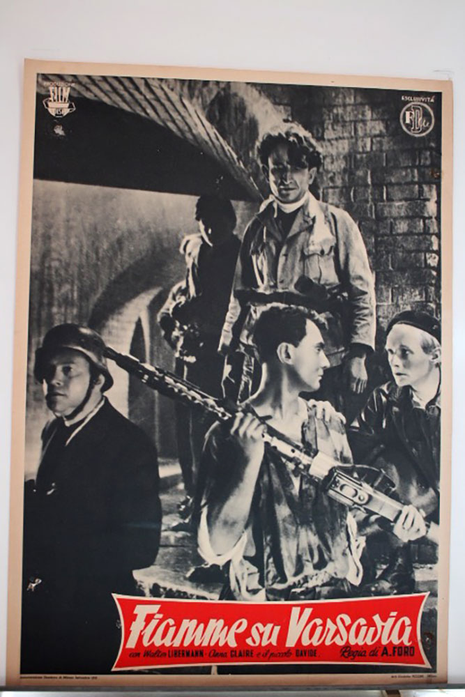 FIAMME SU VARSAVIA