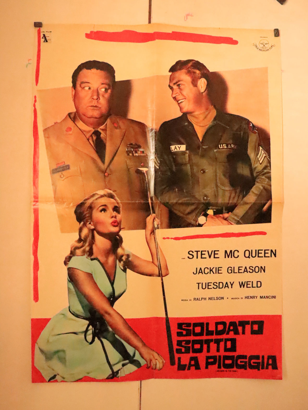 SOLDATO SOTTO LA PIOGGIA