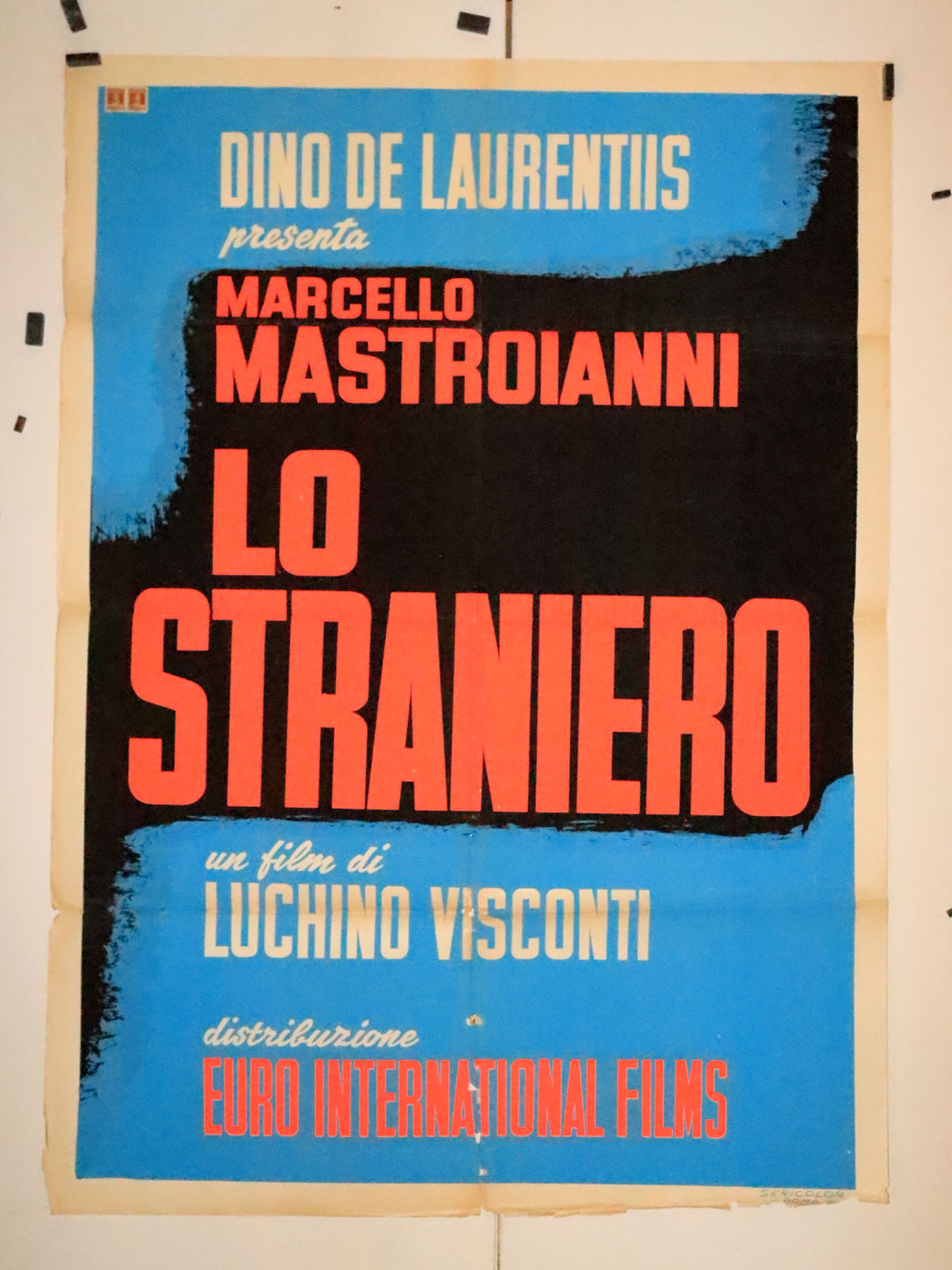 LO STRANIERO
