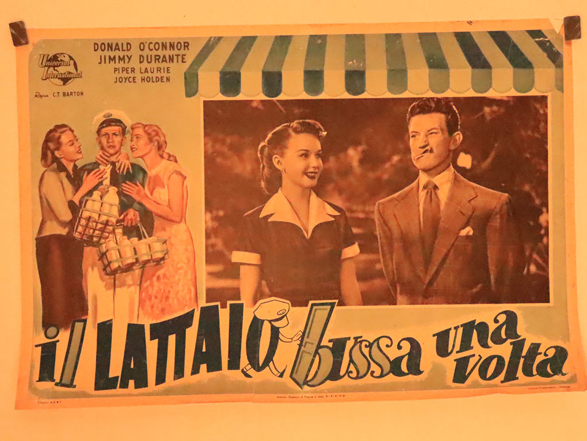 IL LATTAIO BUSSA UNA VOLTA