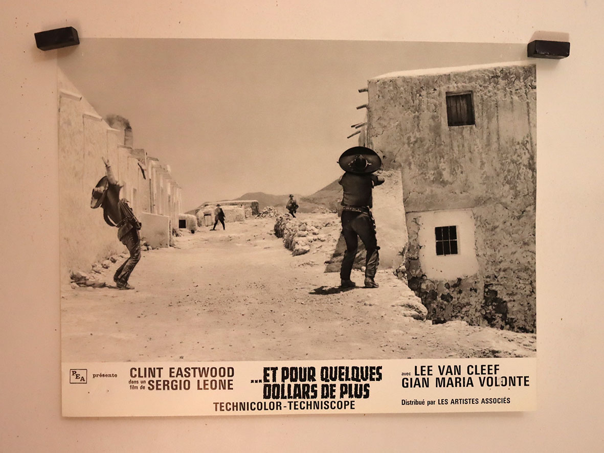 ET POUR QUELQUES DOLLARS DE PLUS