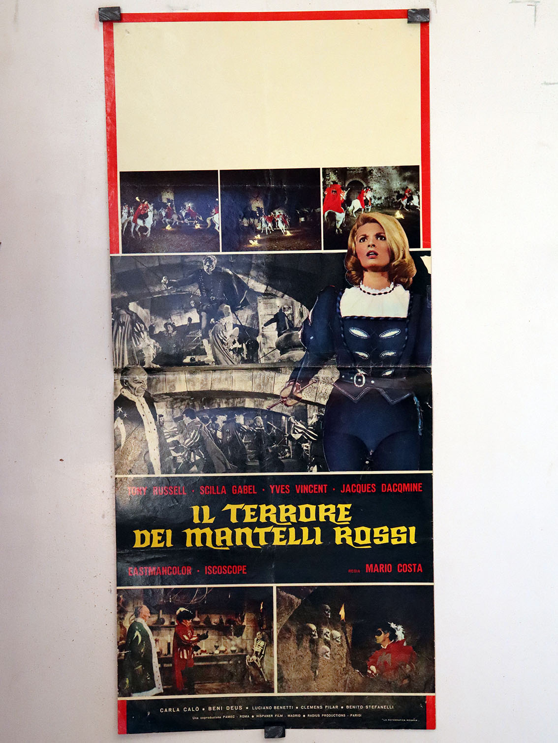 IL TERRORE DEI MANTELLI ROSSI