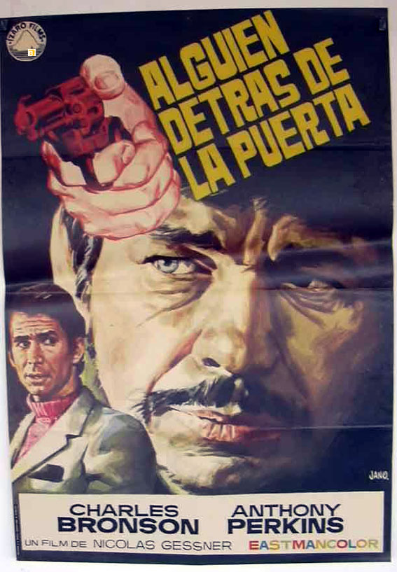 ALGUIEN DETRAS DE LA PUERTA