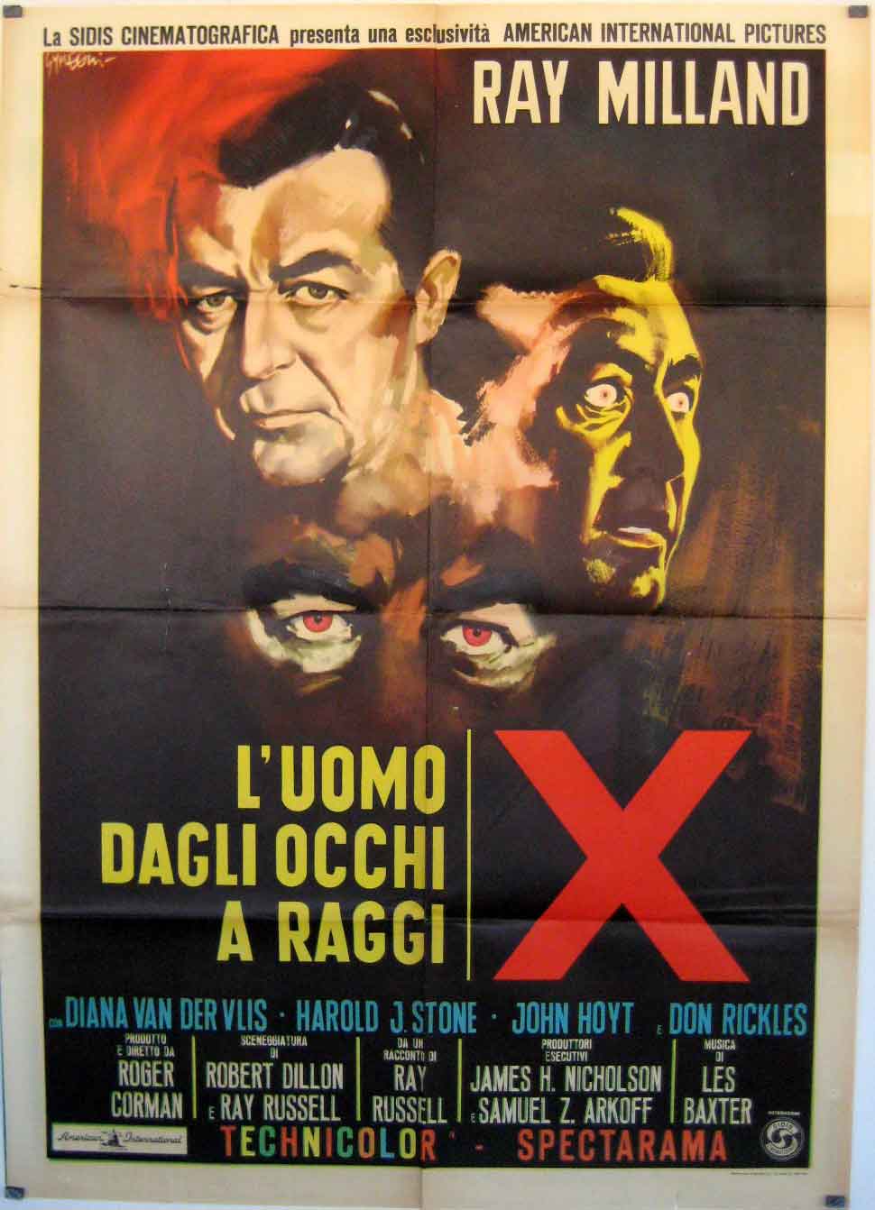 L� UOMO DAGLI OCCHI A RAGGI