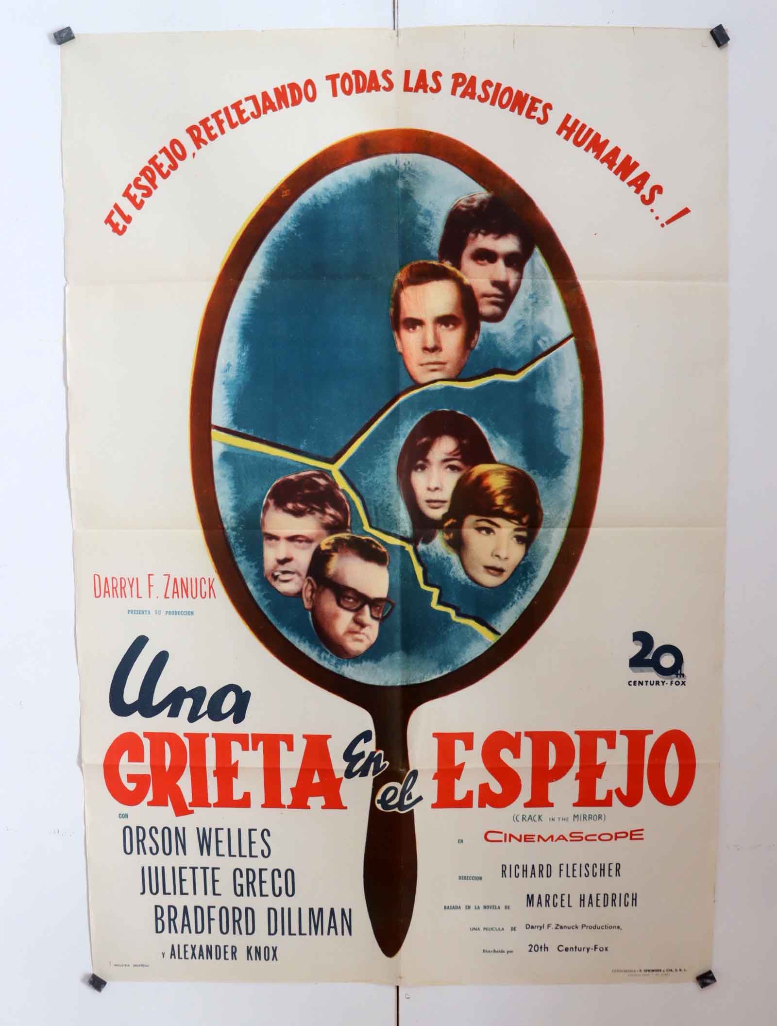 GRIETA EN EL ESPEJO, UNA